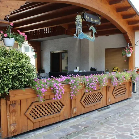 La Sirena Apartament Serina (Lombardy)